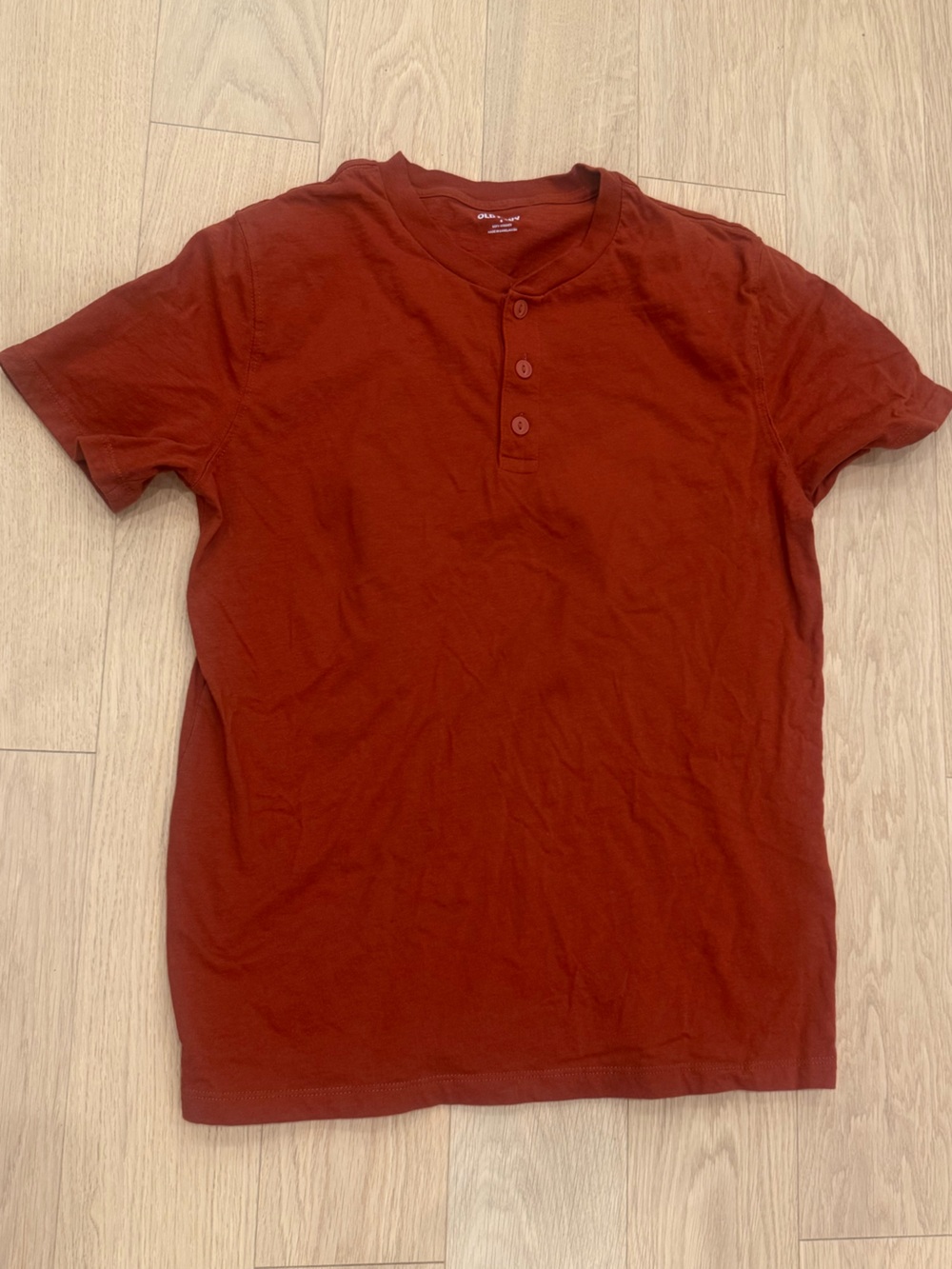NWOT Old Navy Men's Short-Sleeve Henley in Rust - Size small